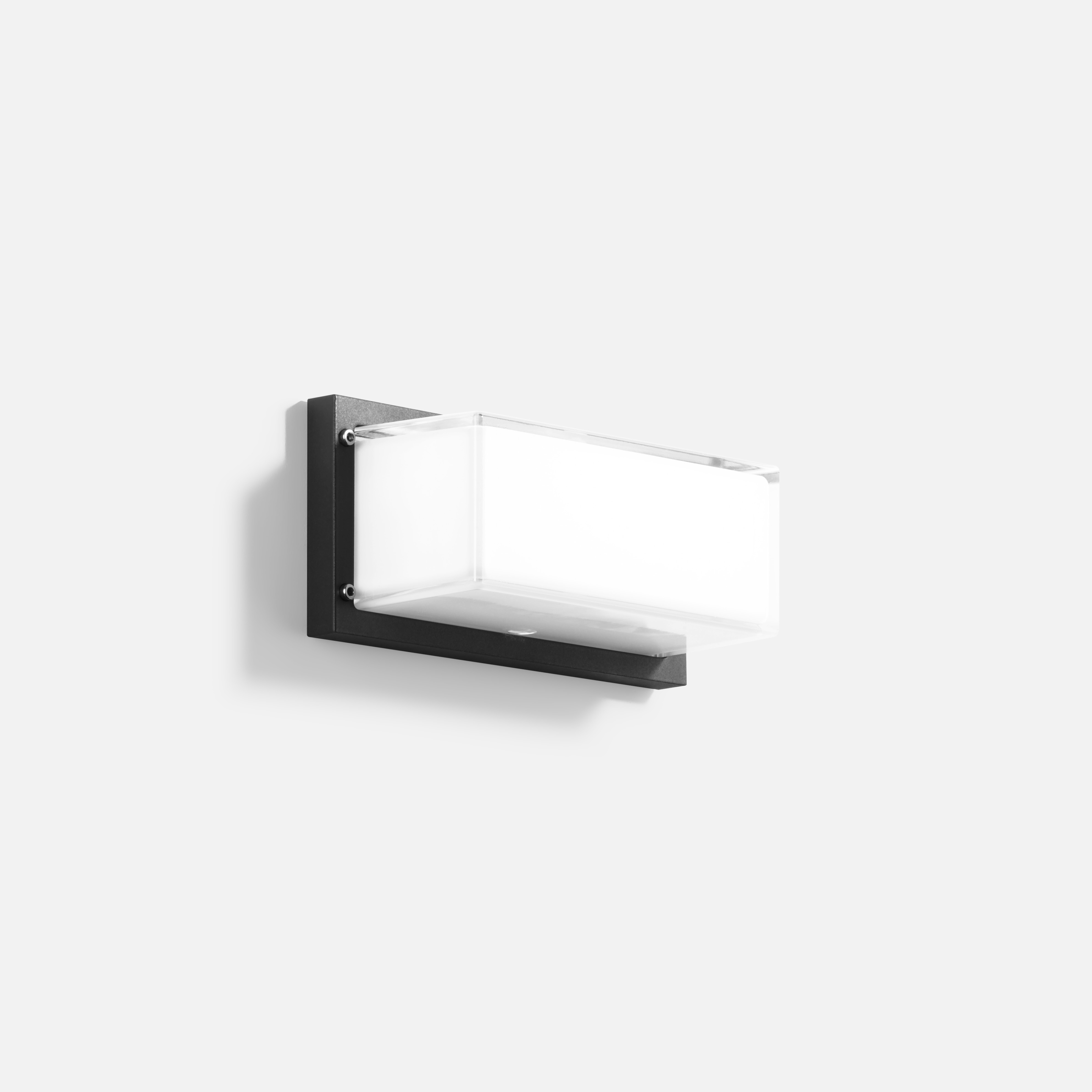 Impact-resistant wall luminaire