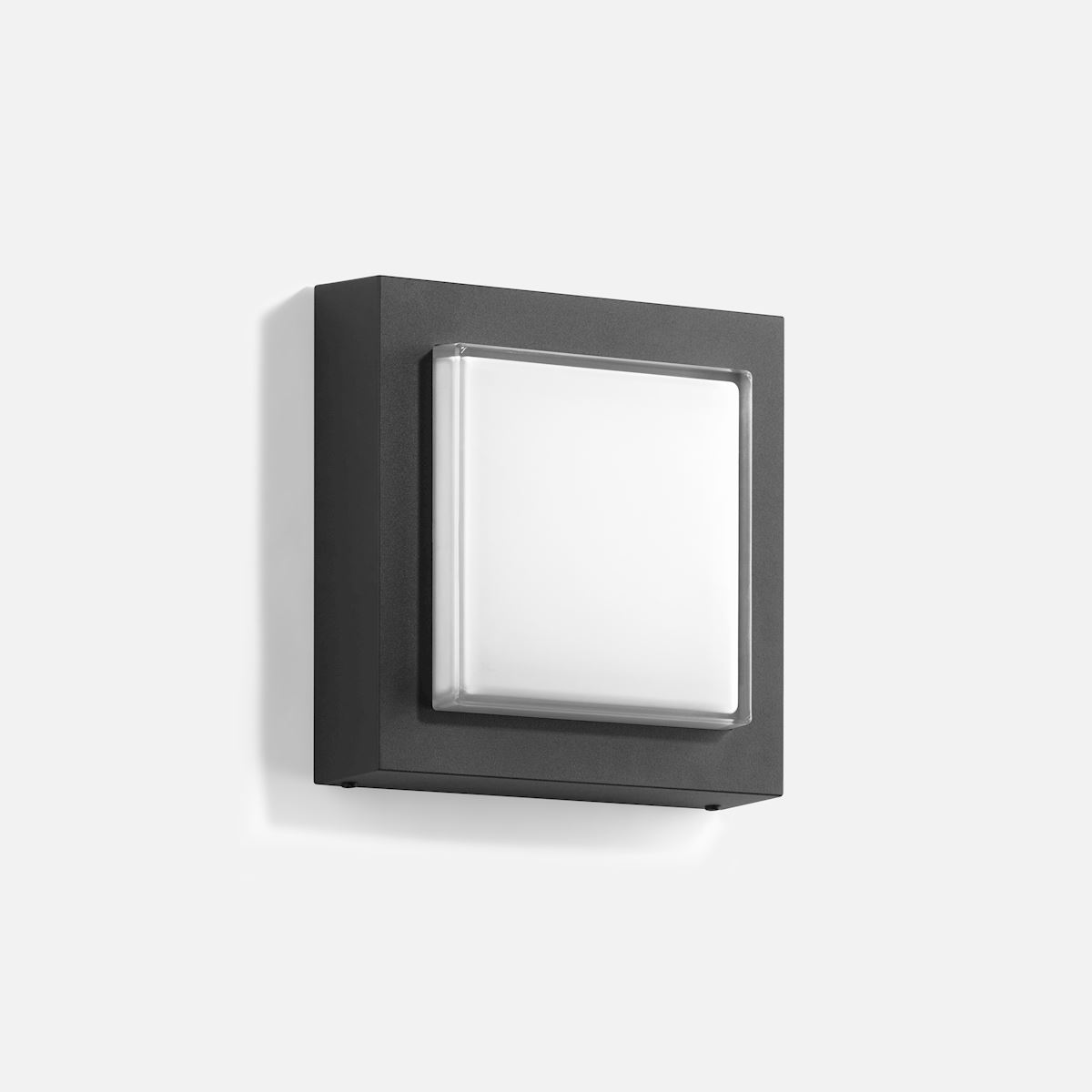 Impact-resistant ceiling and wall luminaire