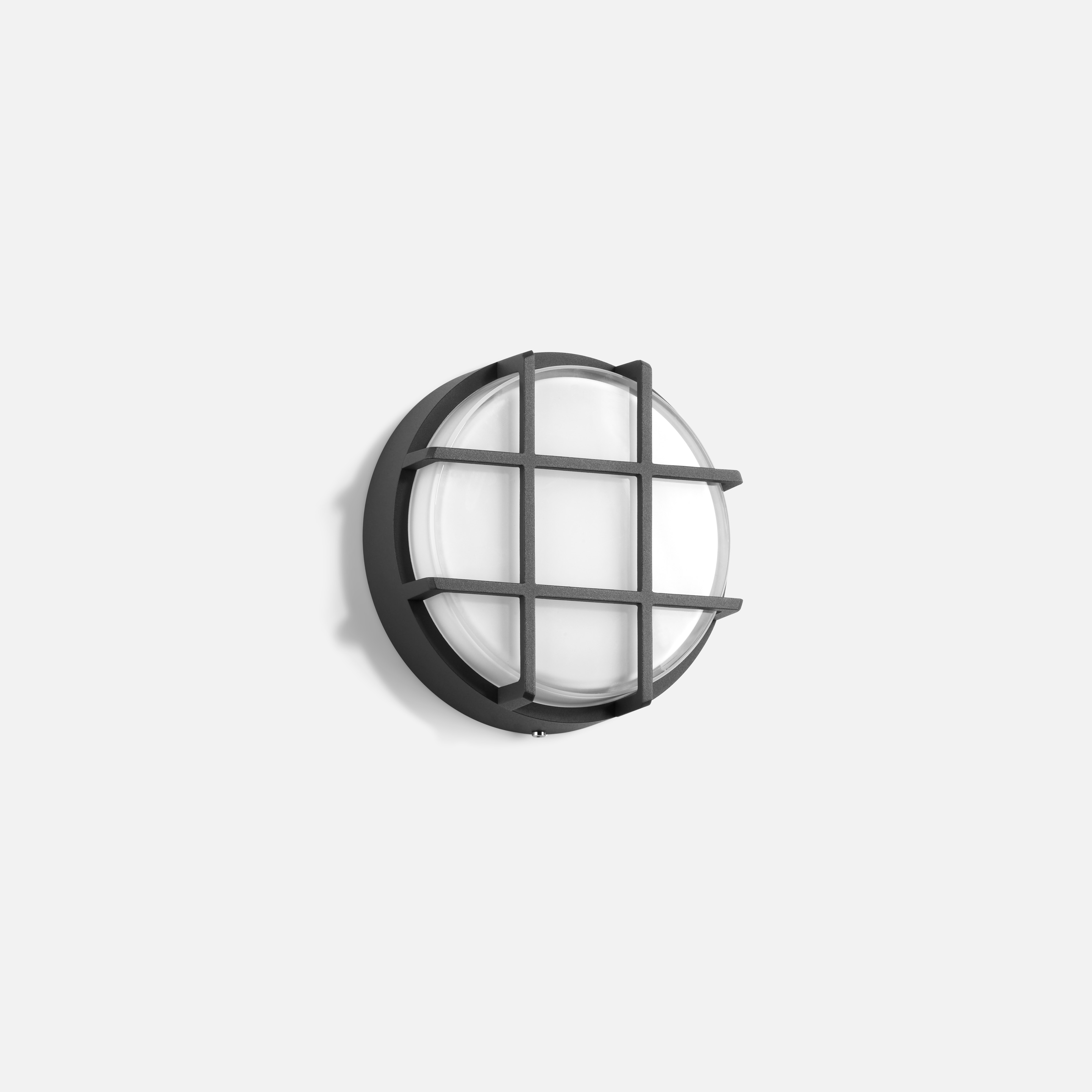 Impact-resistant ceiling and wall luminaire
