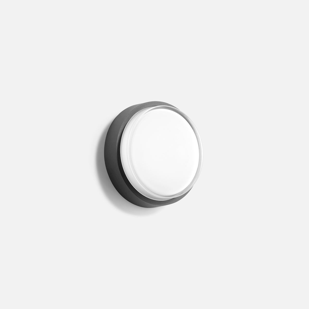 Impact-resistant ceiling and wall luminaire