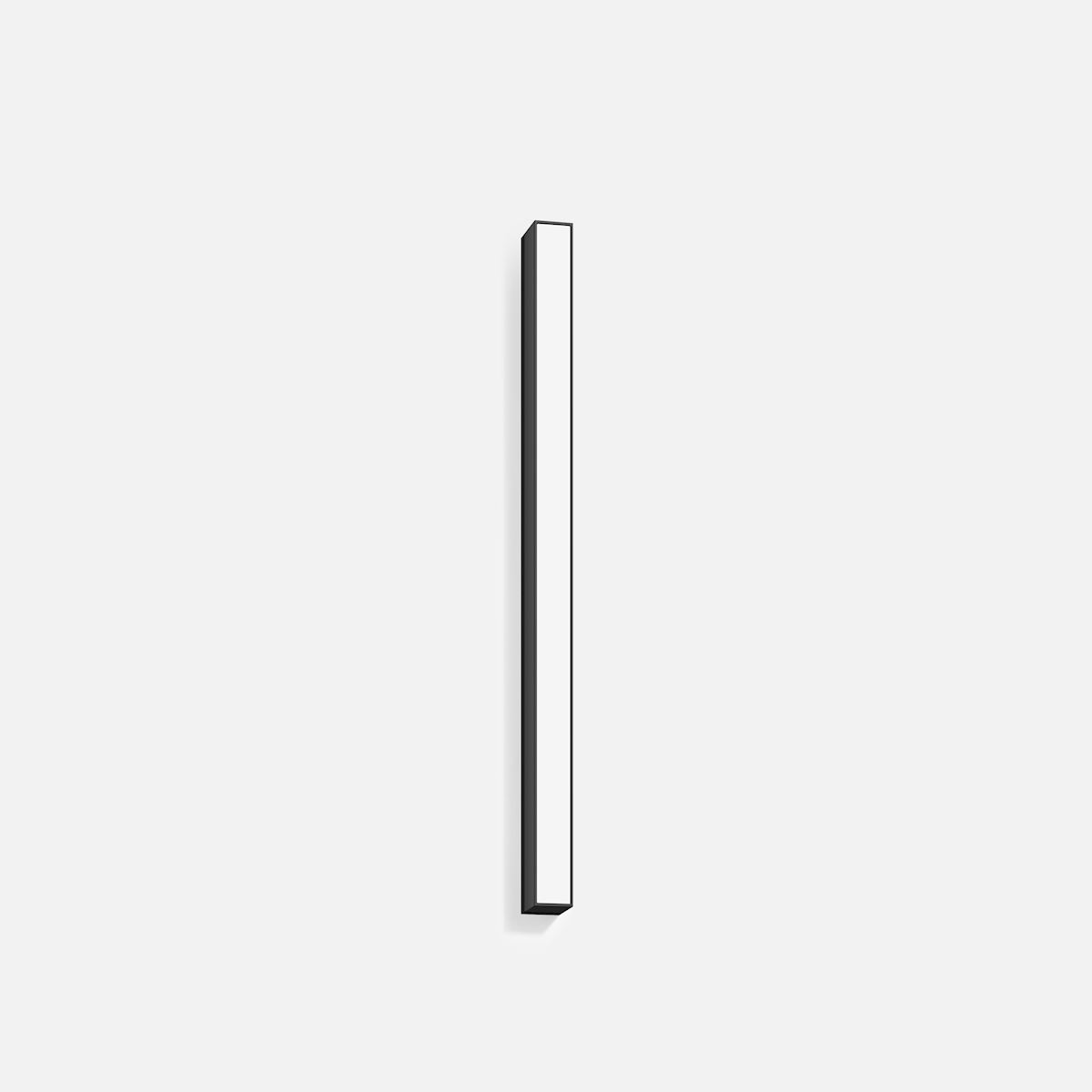 Linear ceiling and wall luminaire