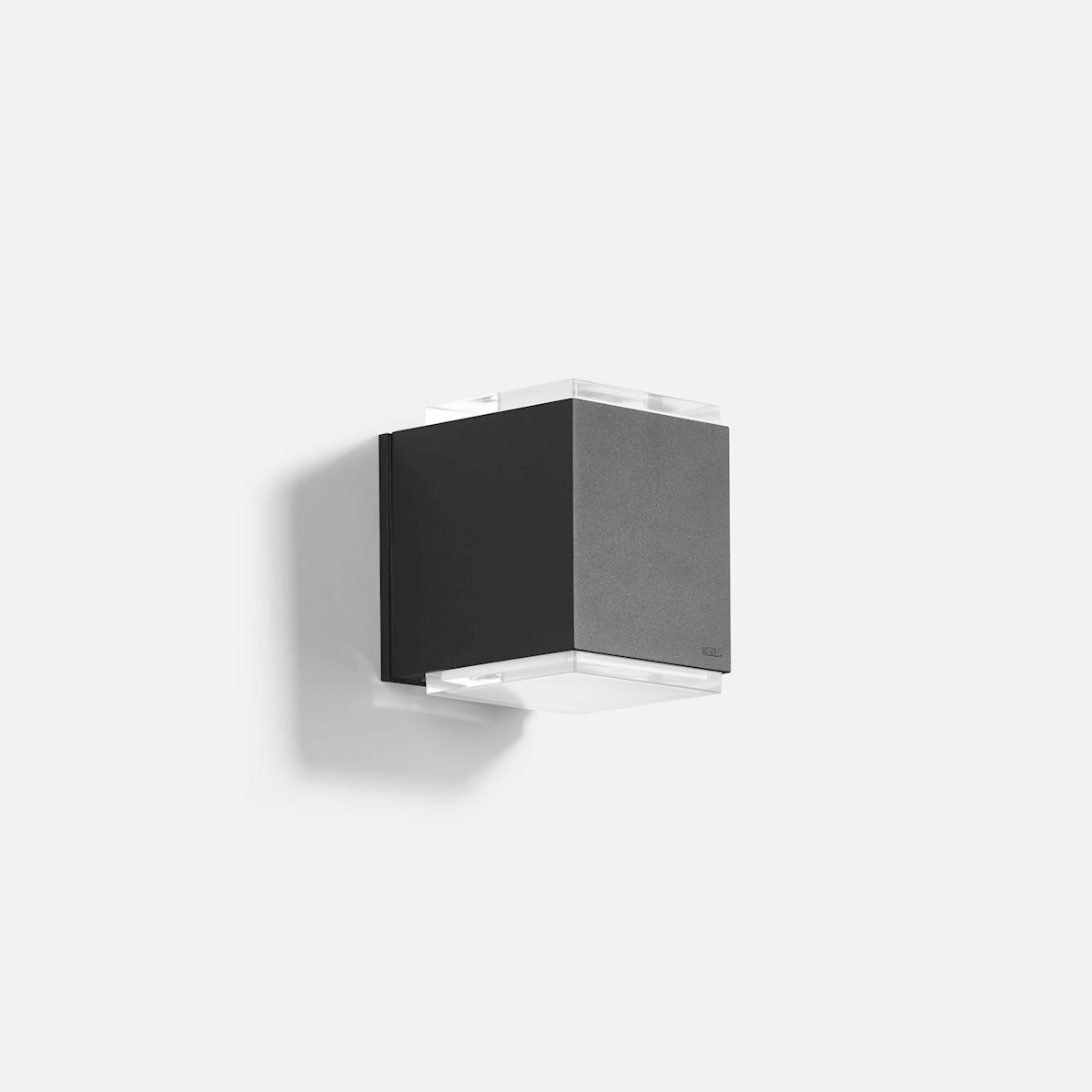 Wall luminaire