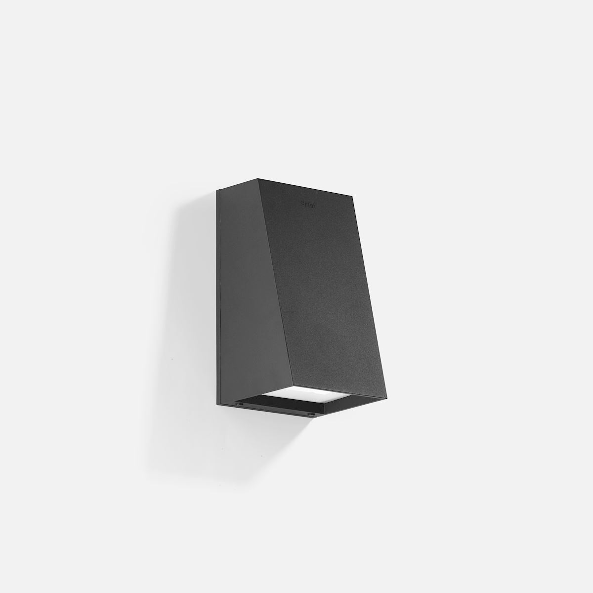 Wall luminaire