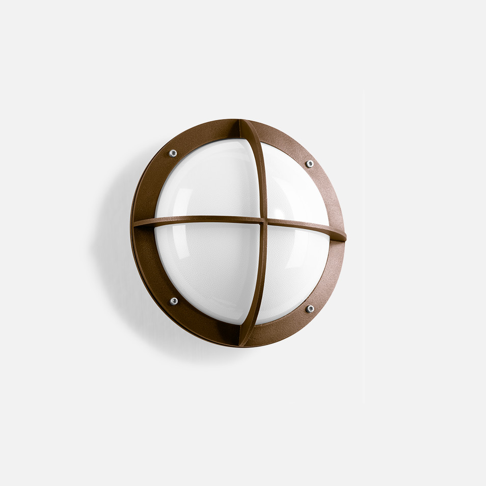 Cast bronze wall luminaire