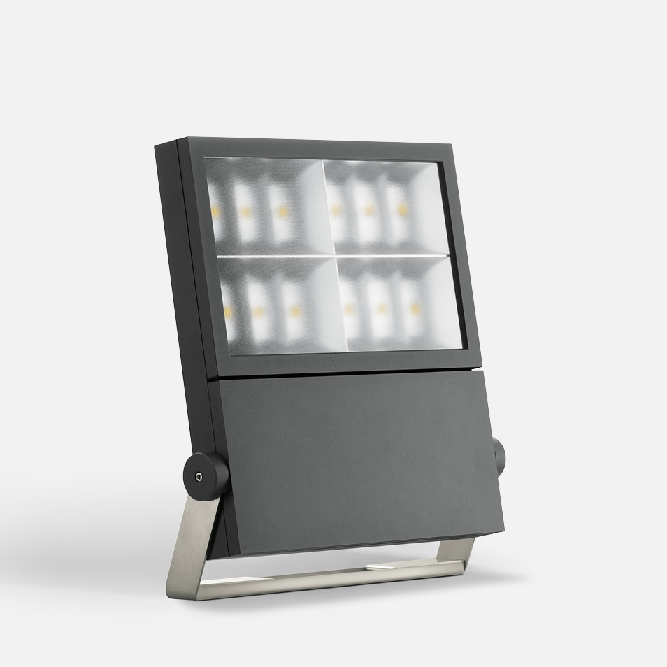 High-performance floodlight